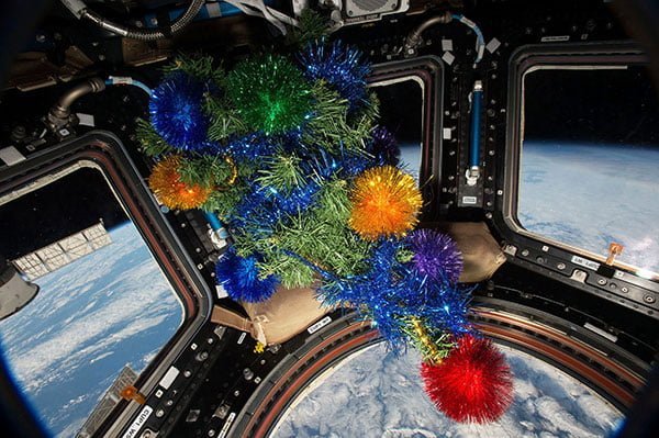 Albero Natale sulla Stazione Spaziale Orbitante