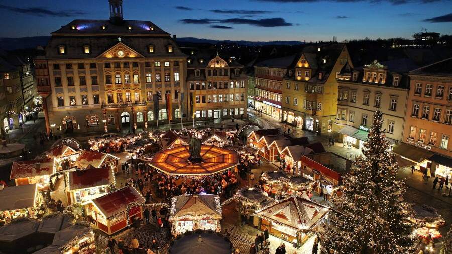 la piazza del mercato di Coburgo durante i mercatini di Natale