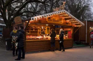 Mercatino di Natale Alte Rathaus di Prien am Chiemsee Il Cuore Storico delle Celebrazioni Natalizie