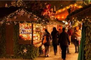 Mercatino di Natale di Marktplatz a Prien am Chiemsee Il Cuore Pulsante del Natale Prienese