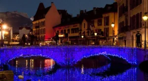 Il Villaggio Alpino di Place François de Menthon ad Annecy