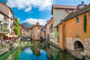 Storia e Origini dei Mercatini di Natale di Annecy