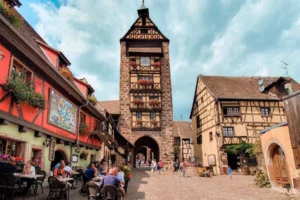 Mercatini di Natale presso Place des Trois Églises di Riquewihr